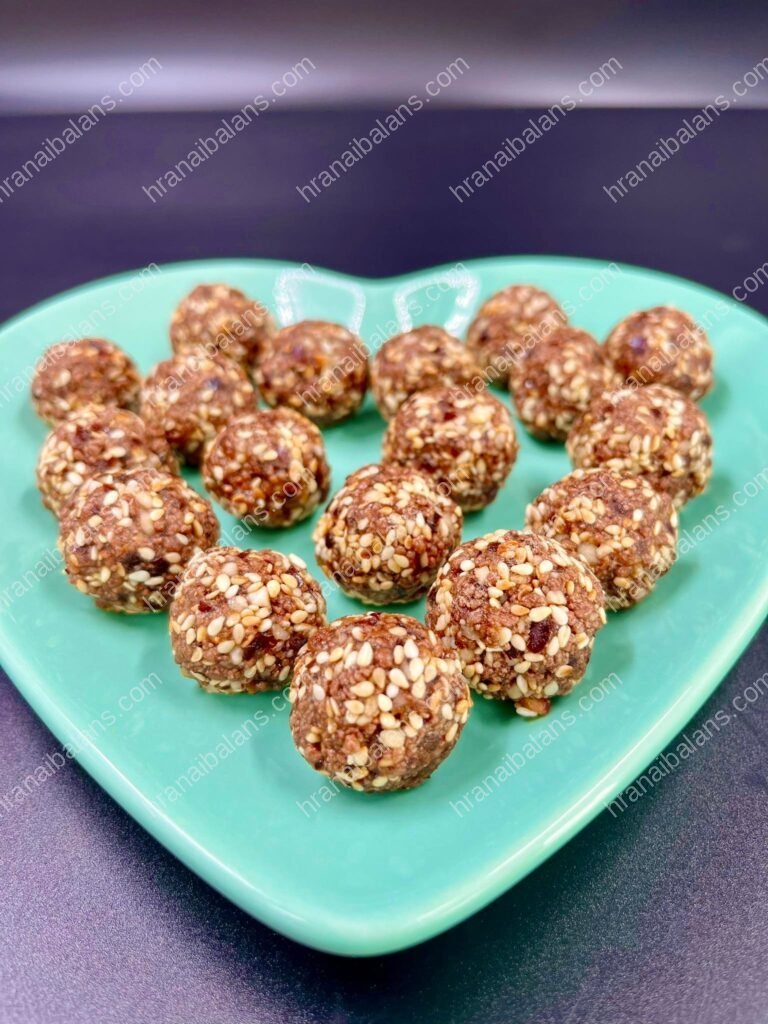 Сурови енергийни бонбони с фурми – 6 БПВМ » Храна и Баланс