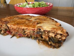 Гръцка мусака с патладжани тиквички и кайма